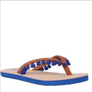 Pom Pom Flip Flops‎
